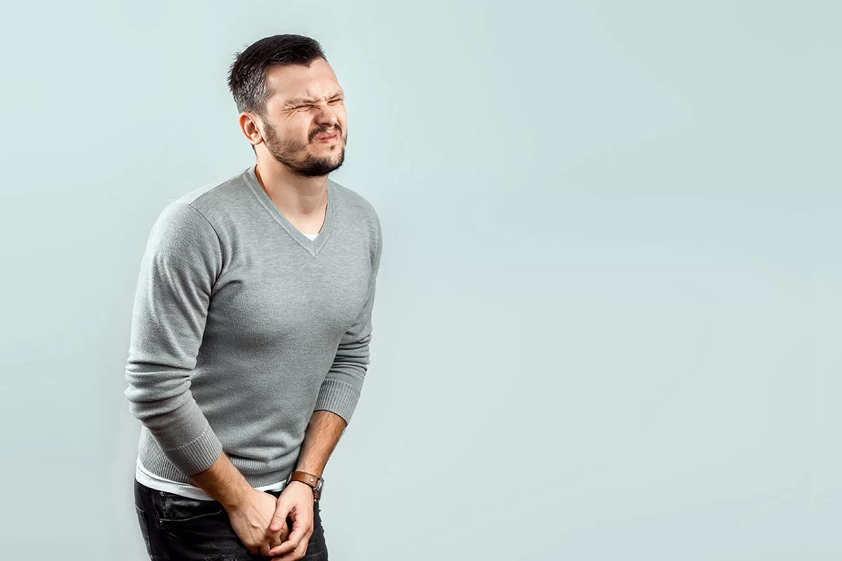 Πόνος στους όρχεις: Πιθανές αιτίες και πότε είναι επείγον